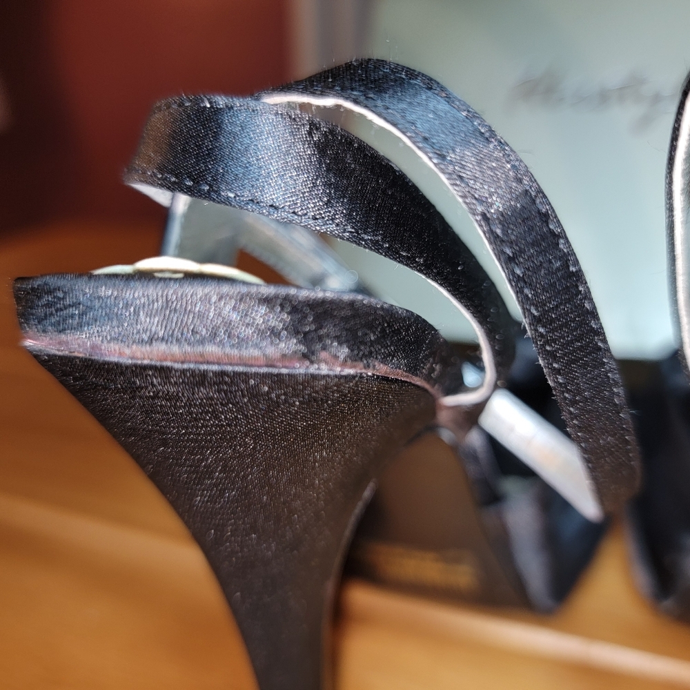 Herstyle 'Leticia' Heels - Size 6.5‎ - Picture 4 of 6